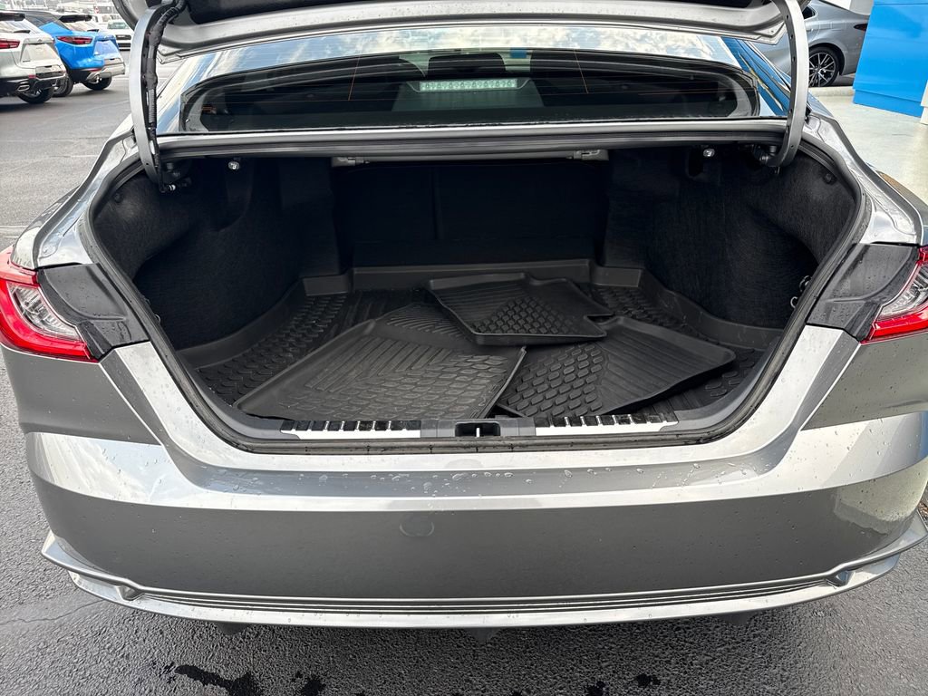 Used 2025 Toyota Camry XSE image 26