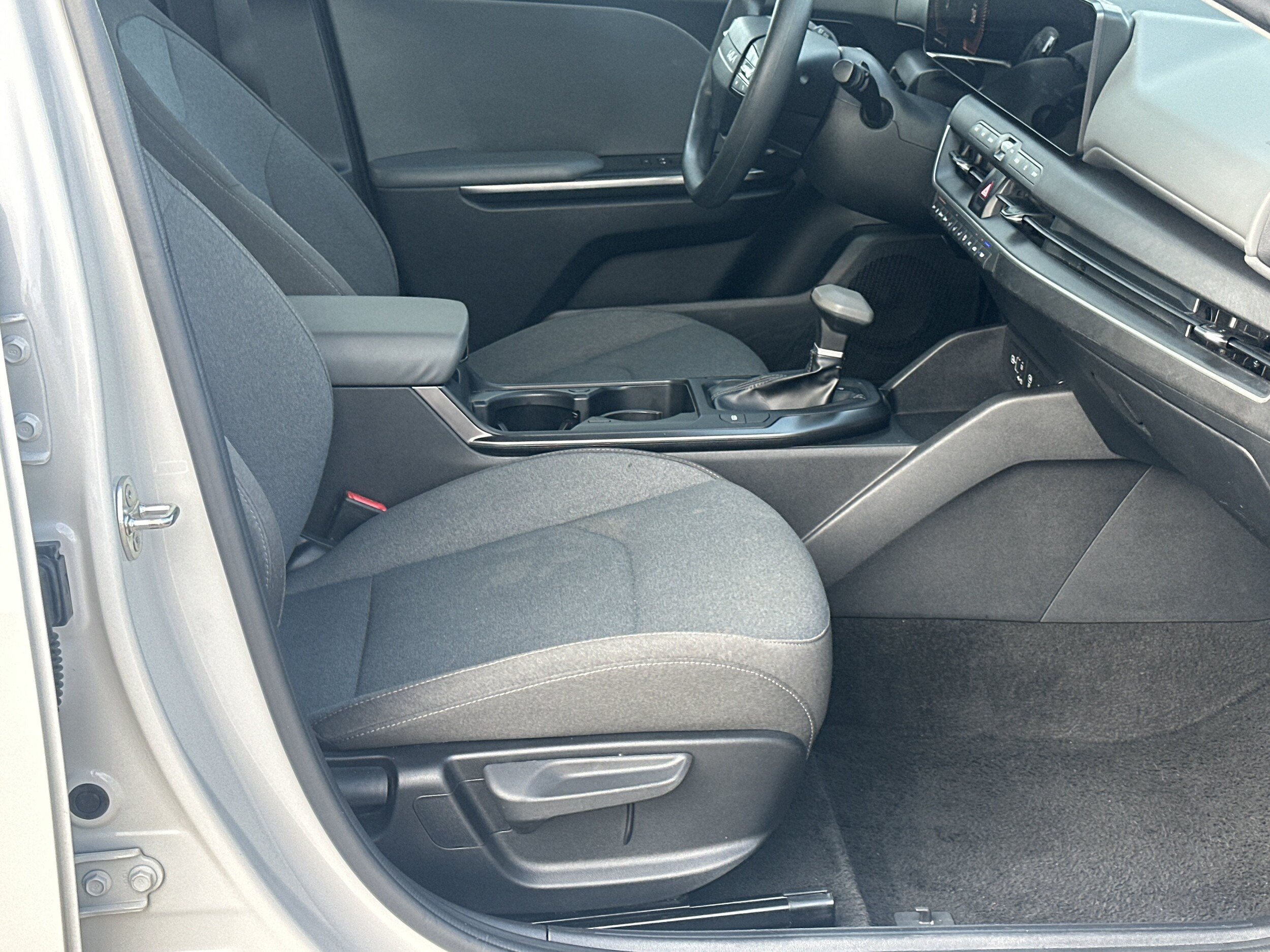 Used 2025 Kia K4 FWD image 45