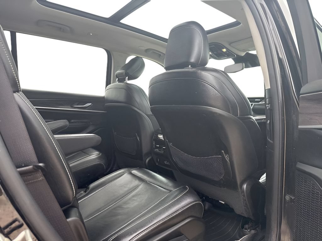 Used 2023 Jeep Grand Cherokee L Limited AWD/4WD image 26