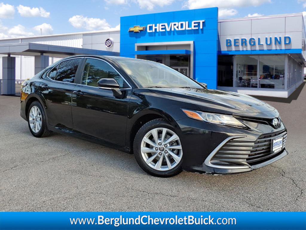 Used 2021 Toyota Camry LE w/ Convenience Package image 1