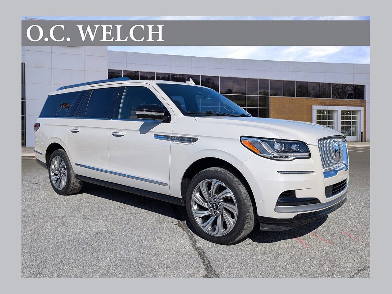 Certified 2022 Lincoln Navigator L Reserve image 1