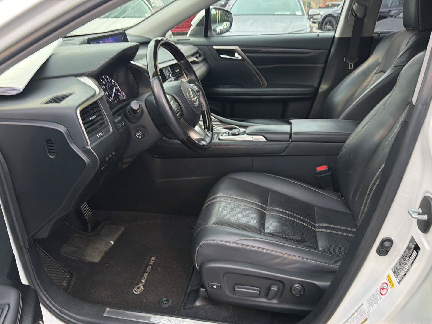 Used 2019 Lexus RX 350L Luxury w/ Cold Area Package (CT) AWD/4WD image 10