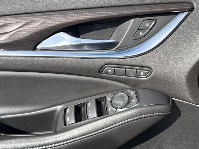 Used 2022 Buick Enclave Avenir w/ Avenir Technology Package AWD/4WD image 20
