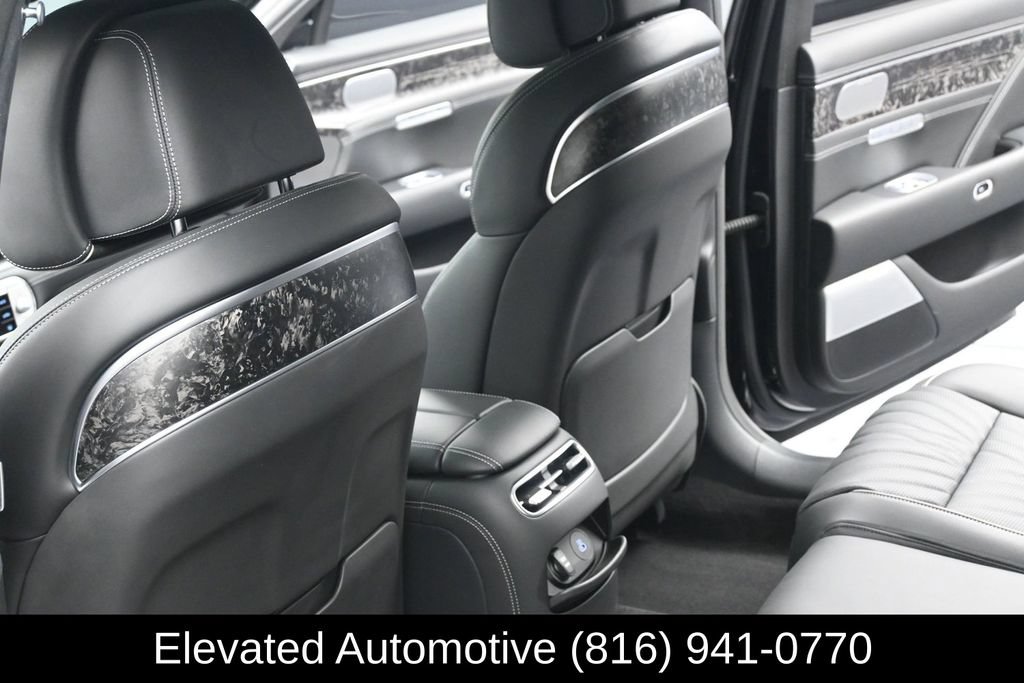 Used 2024 Genesis G90 3.5T AWD/4WD image 19