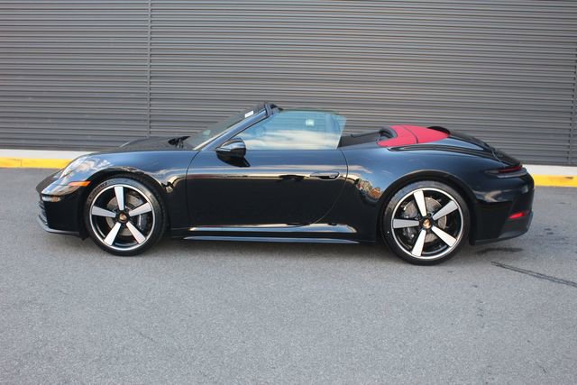 New 2026 Porsche 911 Carrera image 2