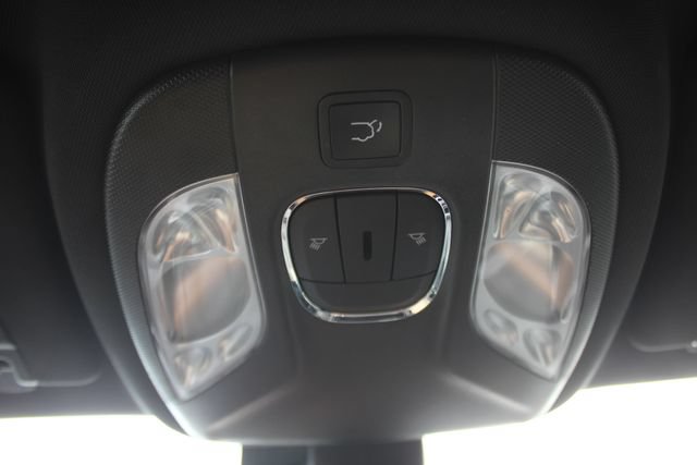 Used 2025 Jeep Compass Latitude w/ Convenience Group AWD/4WD image 12