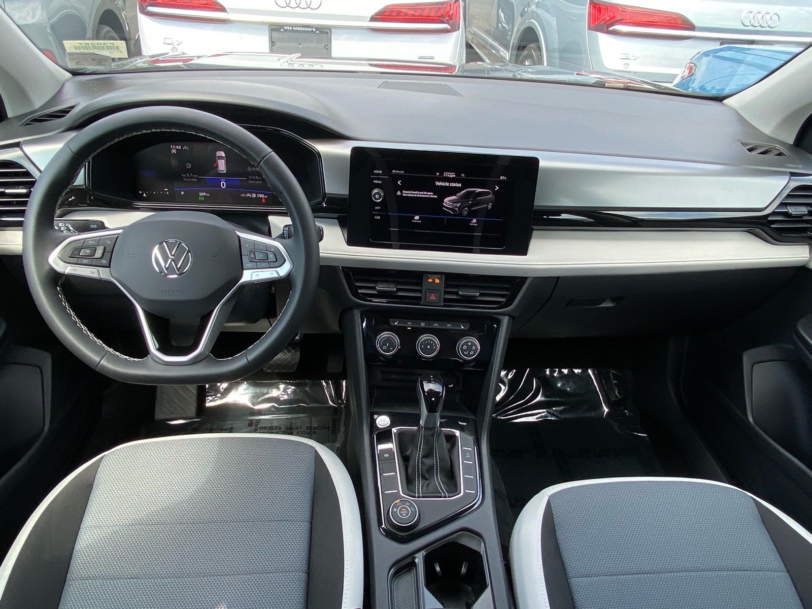 Certified 2025 Volkswagen Taos S AWD/4WD image 9