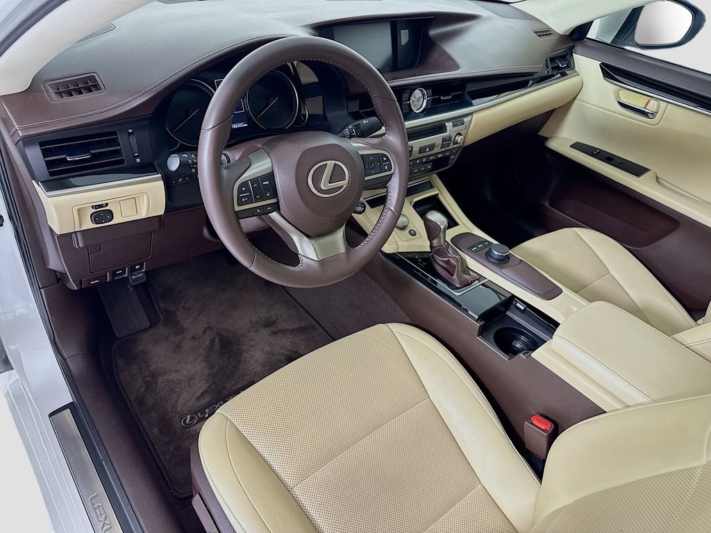 Used 2016 Lexus ES 350 w/ Accessory Package image 9