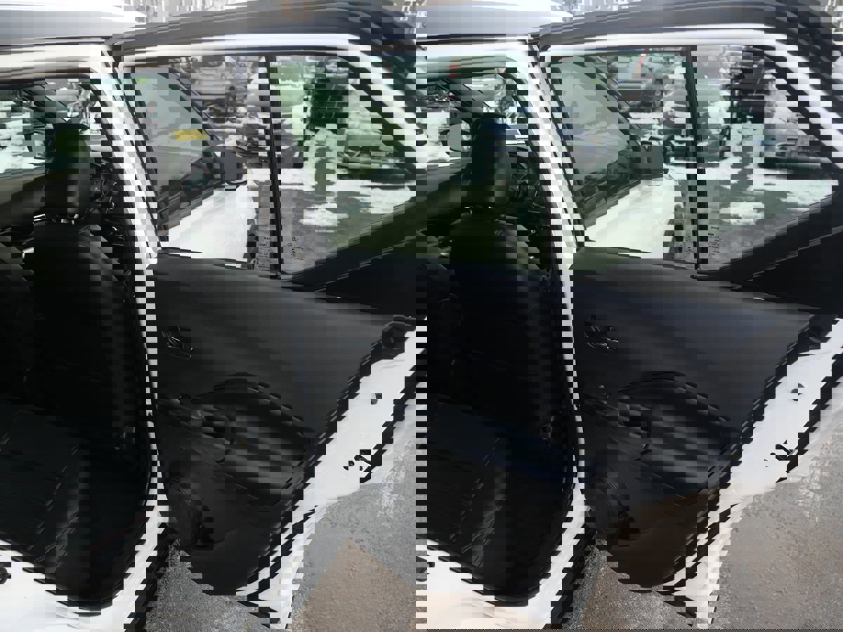 Used 2020 Nissan Kicks SR w/ SR Premium Package image 28