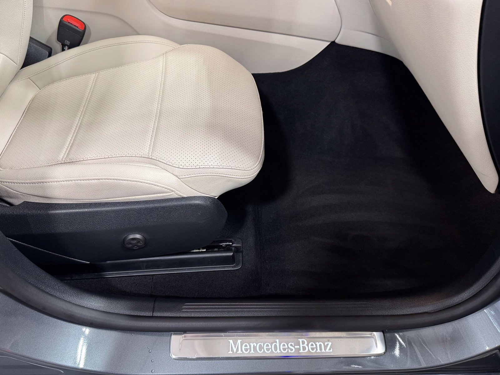 Used 2023 Mercedes-Benz GLC 300 4MATIC image 56