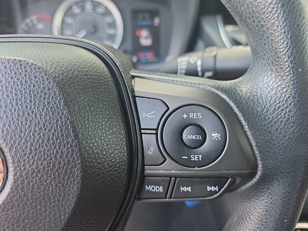 Used 2021 Toyota Corolla LE FWD image 15