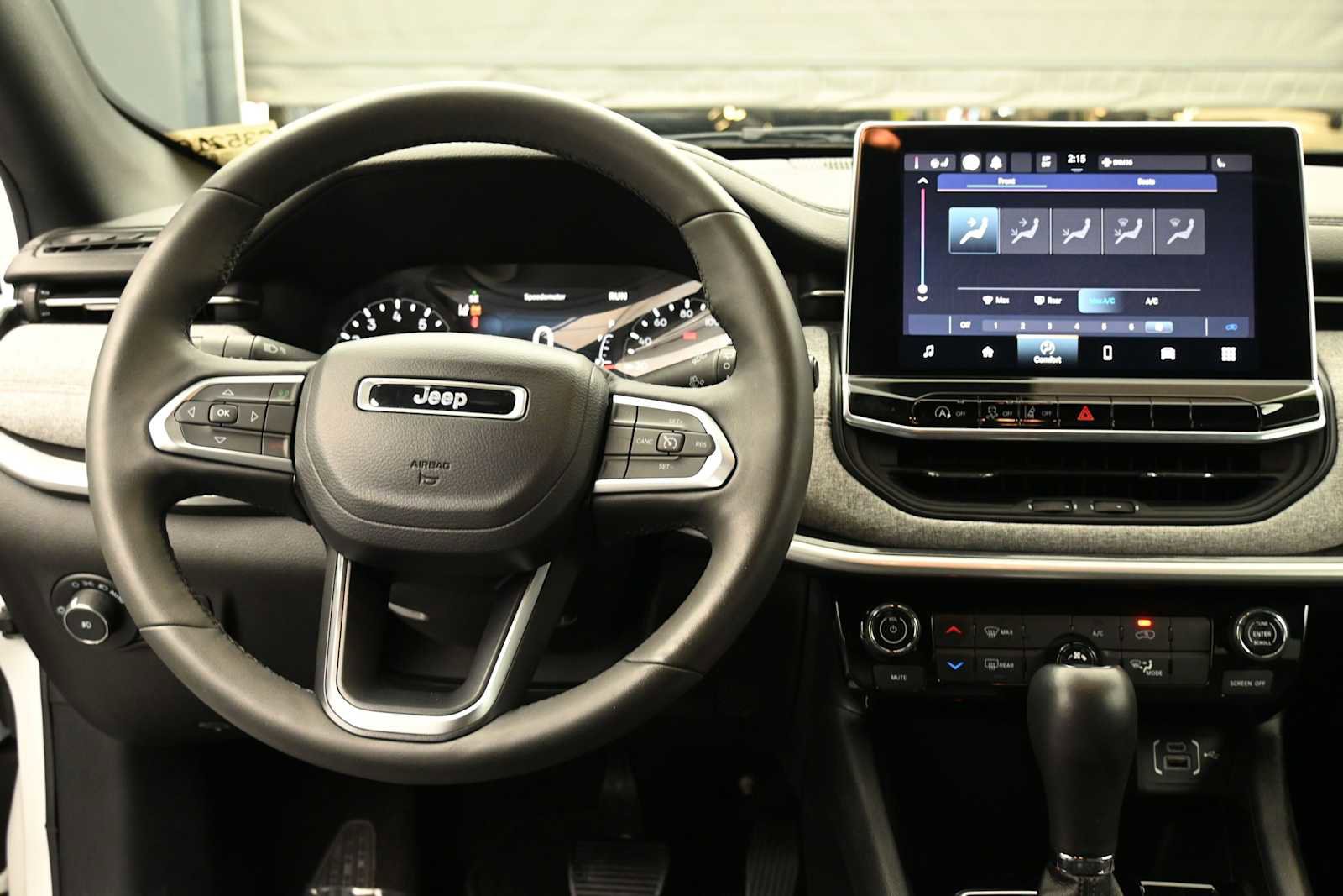 Used 2023 Jeep Compass Latitude AWD/4WD image 13