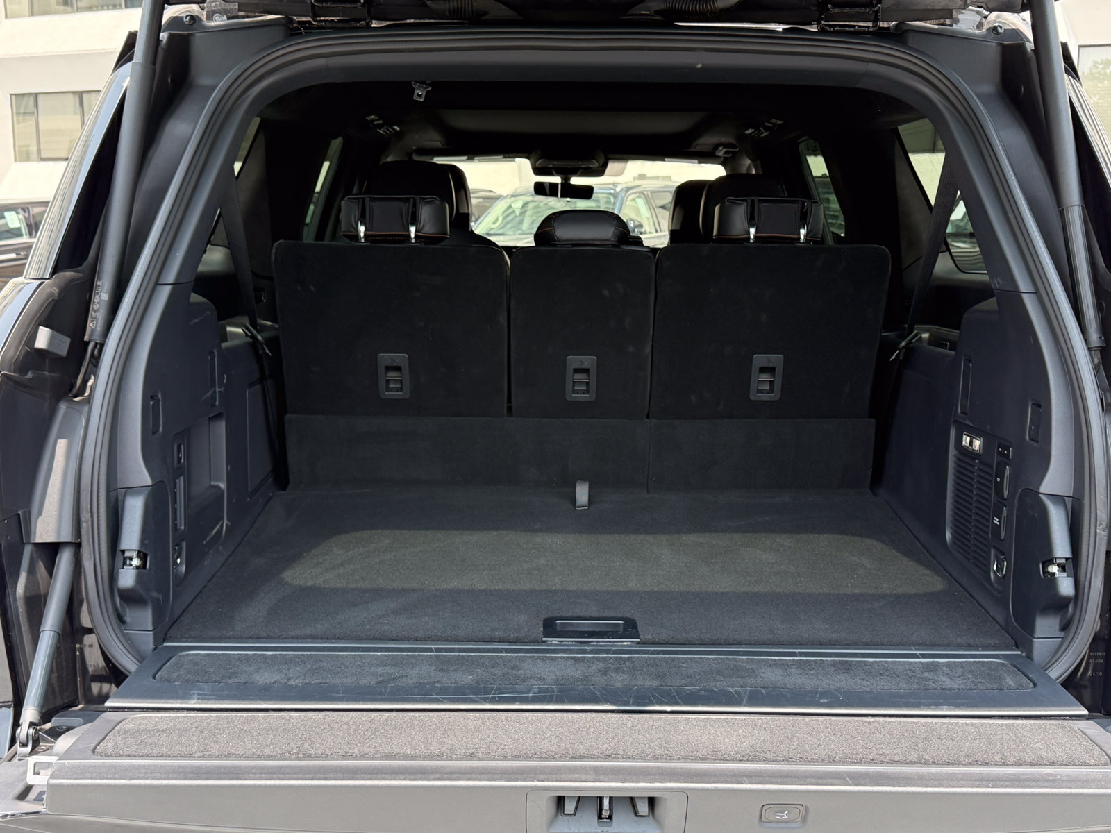 Certified 2025 Lincoln Navigator L Black Label AWD/4WD image 24