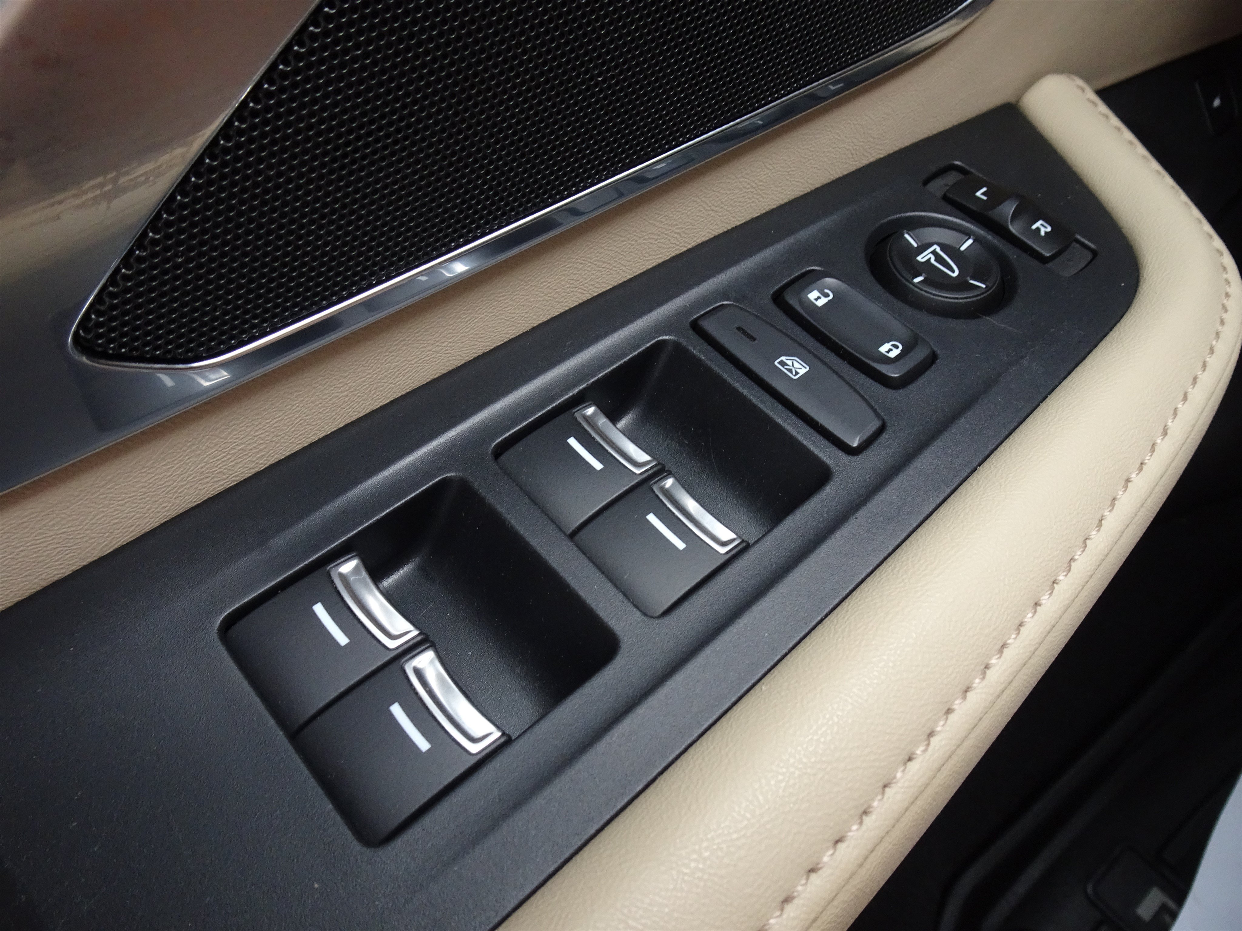 Used 2019 Acura RDX AWD image 23