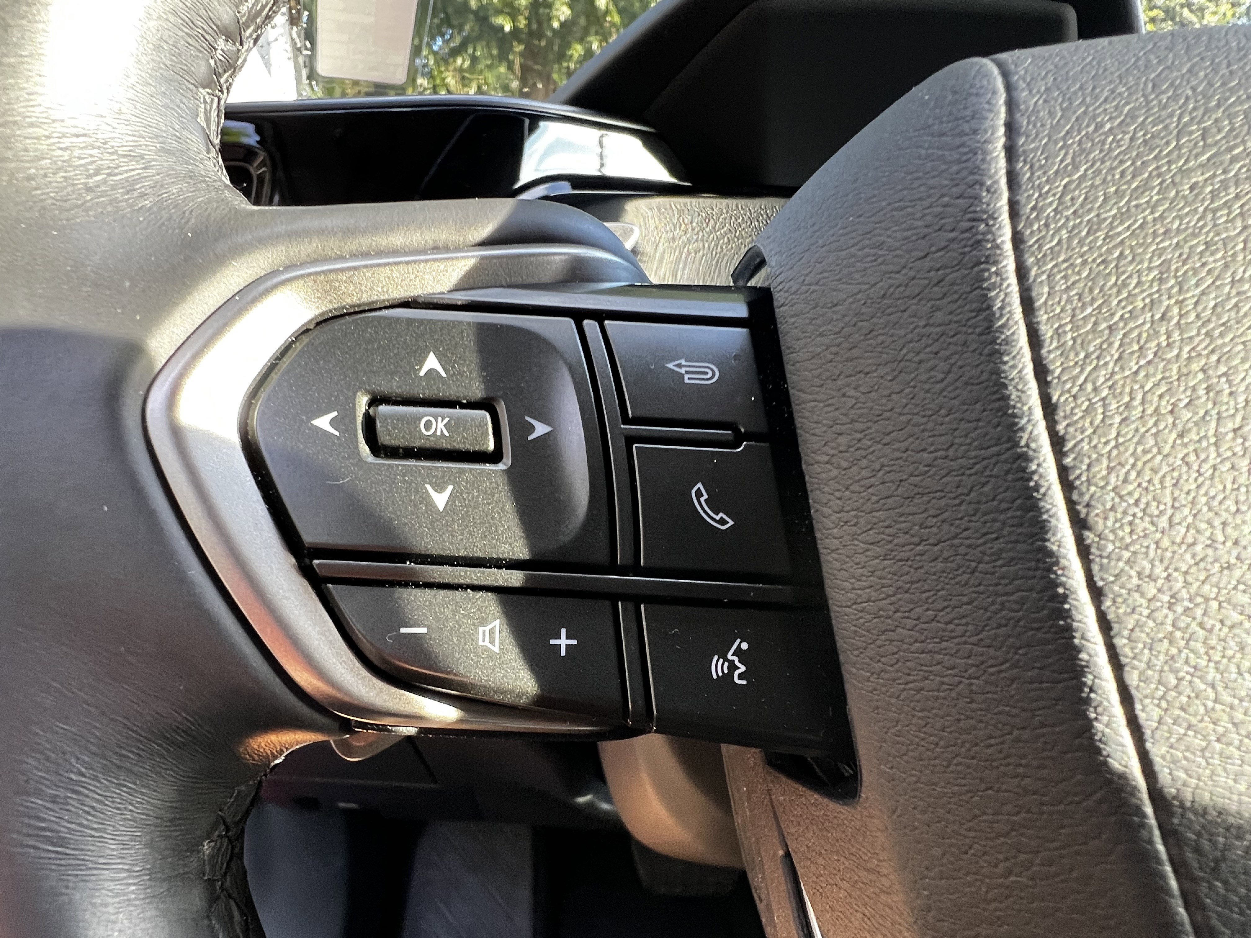 Certified 2025 Lexus NX 250 FWD w/ Premium Package image 18