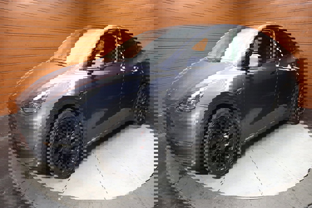Used 2022 Tesla Model Y Performance image 8