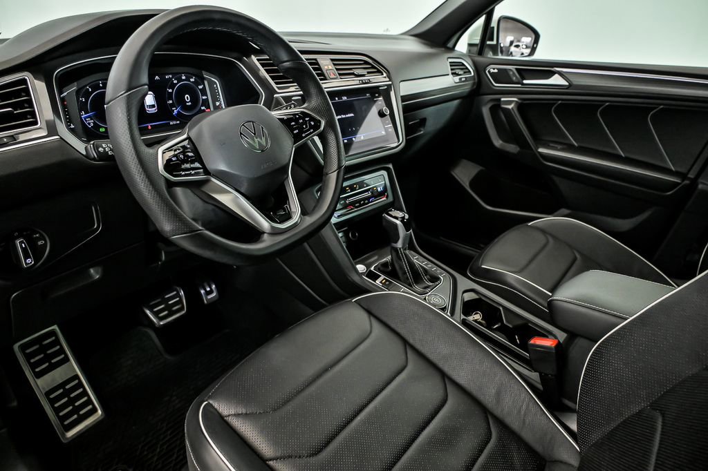 Certified 2024 Volkswagen Tiguan SEL R-Line image 10