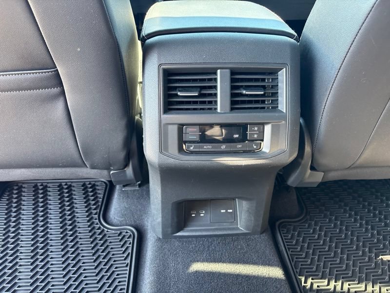 Used 2023 Volkswagen Atlas SEL Premium AWD/4WD image 17
