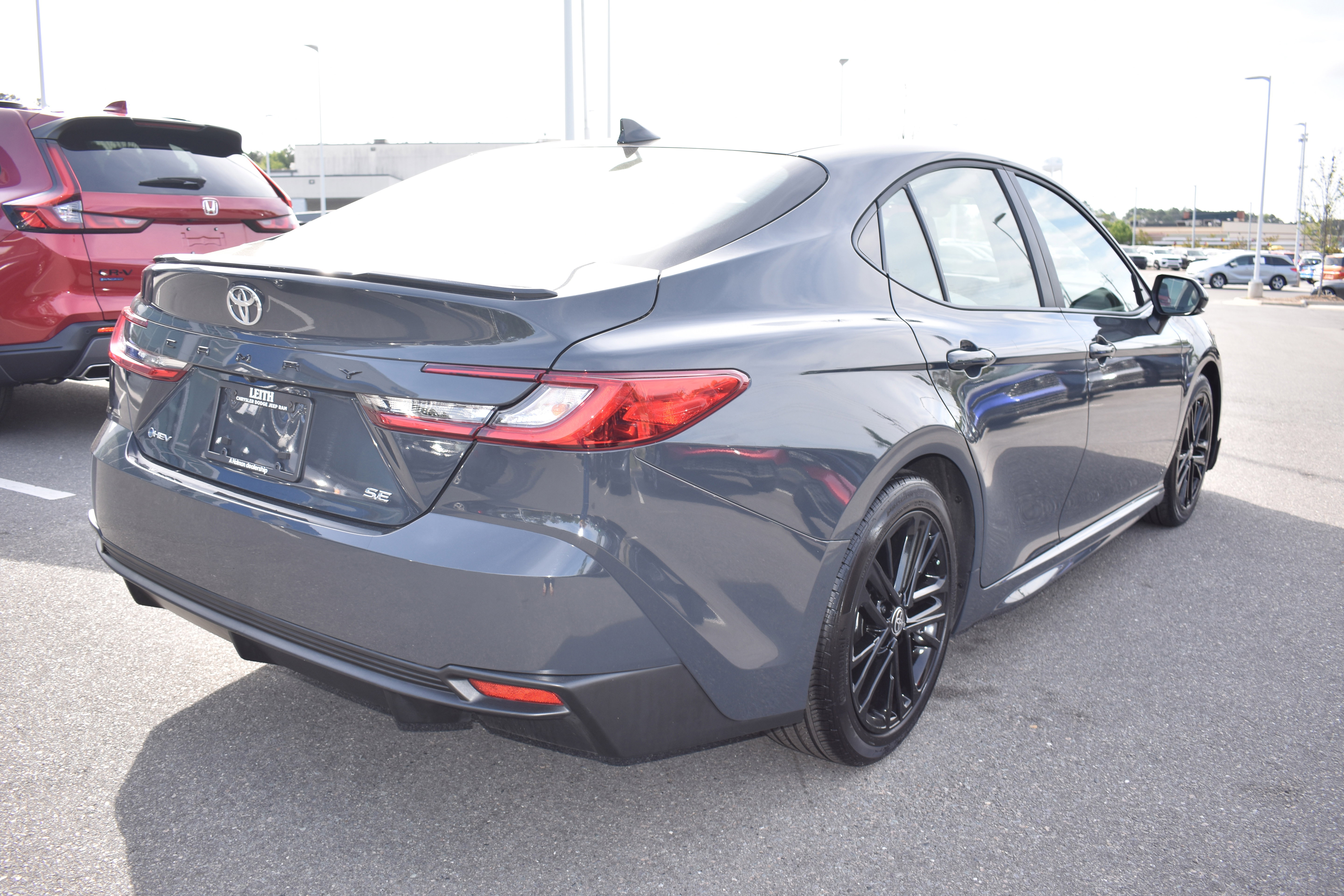 Used 2025 Toyota Camry SE image 9