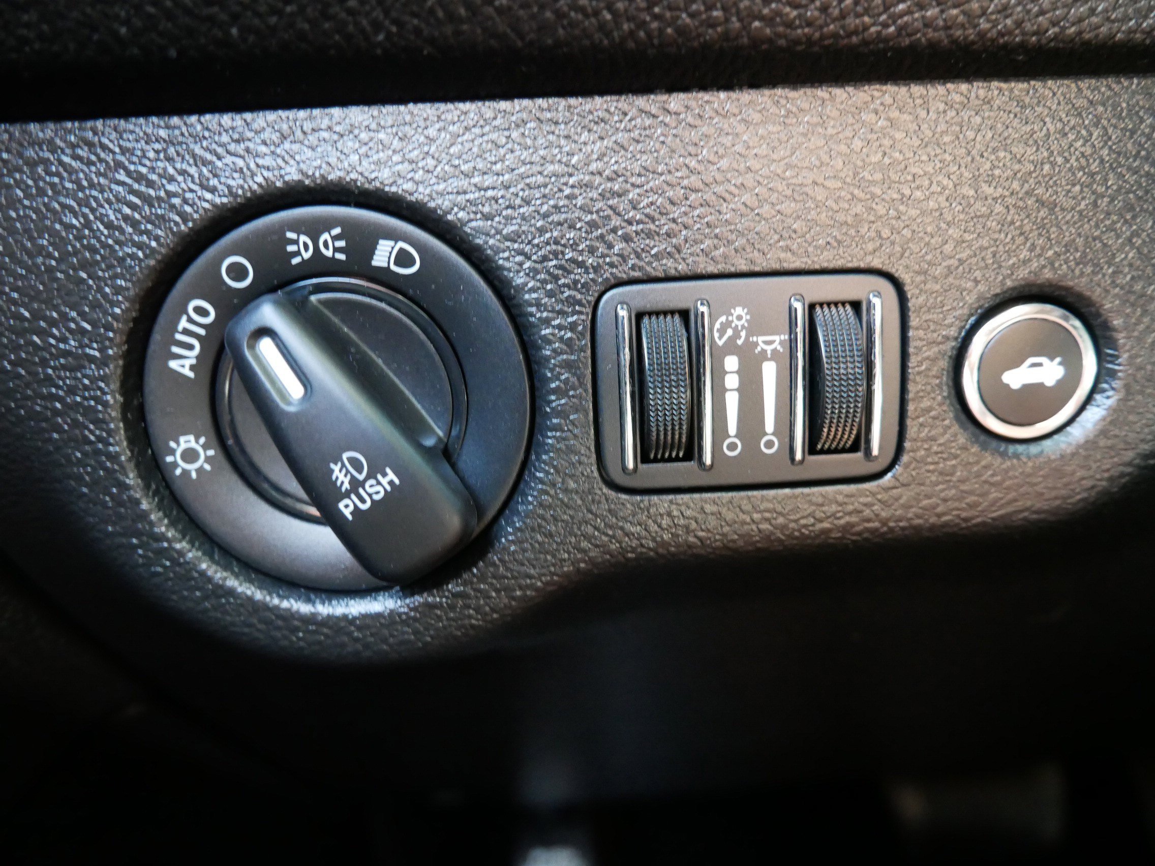 Used 2022 Dodge Challenger SXT w/ Blacktop Package RWD image 26