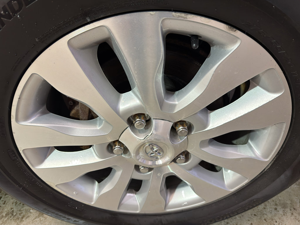 Used 2015 Toyota Sequoia Platinum AWD/4WD image 40