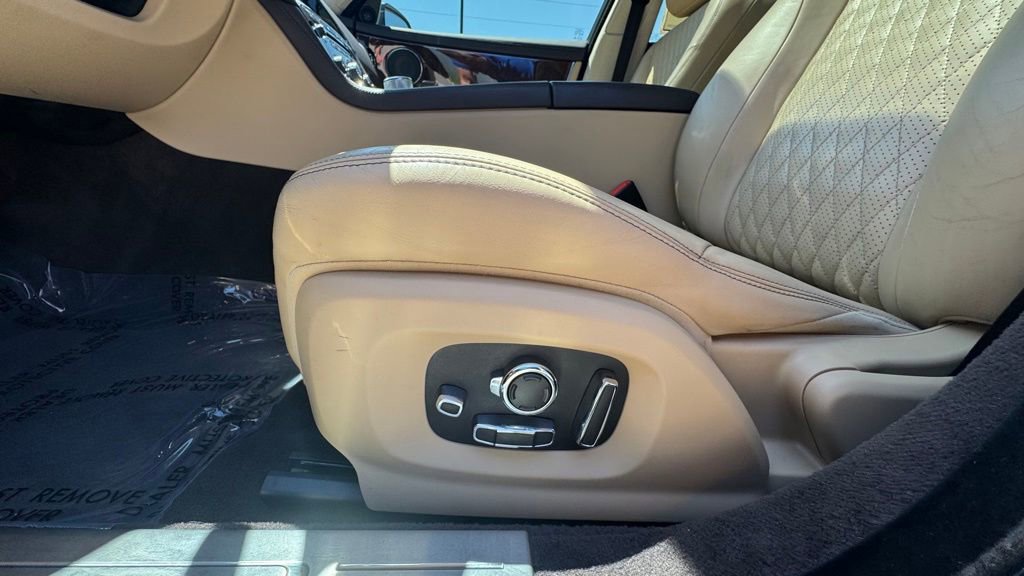 Used 2018 Jaguar XJ L Portfolio RWD image 17
