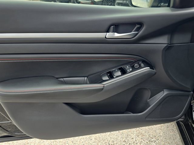 Certified 2023 Nissan Altima 2.5 SR w/ SR Premium Package image 17