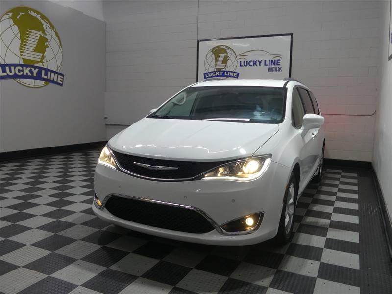 Used 2018 Chrysler Pacifica Touring-L Plus w/ Advanced Safetytec Group FWD image 4