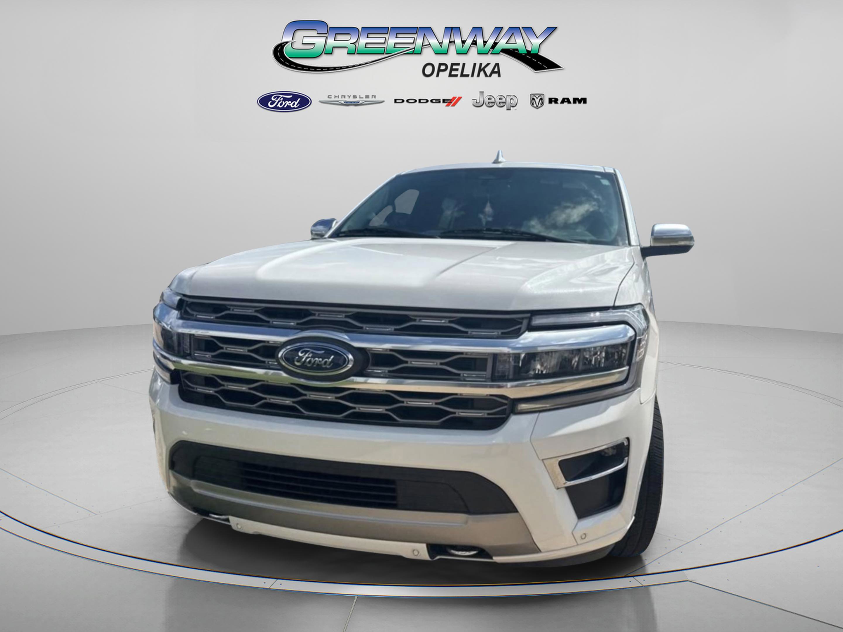 Used 2024 Ford Expedition Max Platinum AWD/4WD image 5