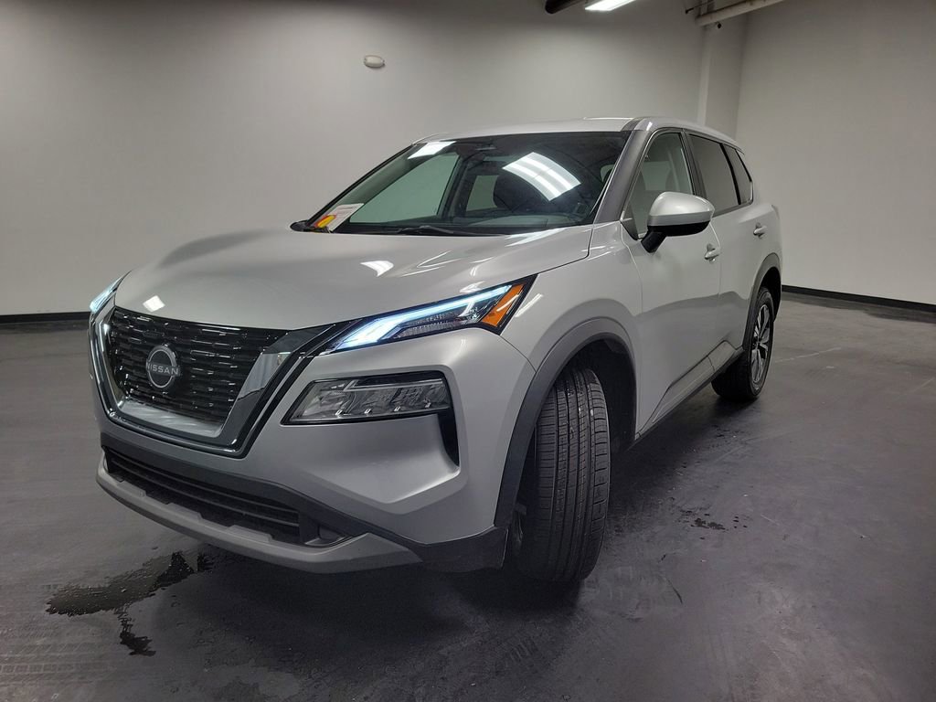 Used 2023 Nissan Rogue SV image 4