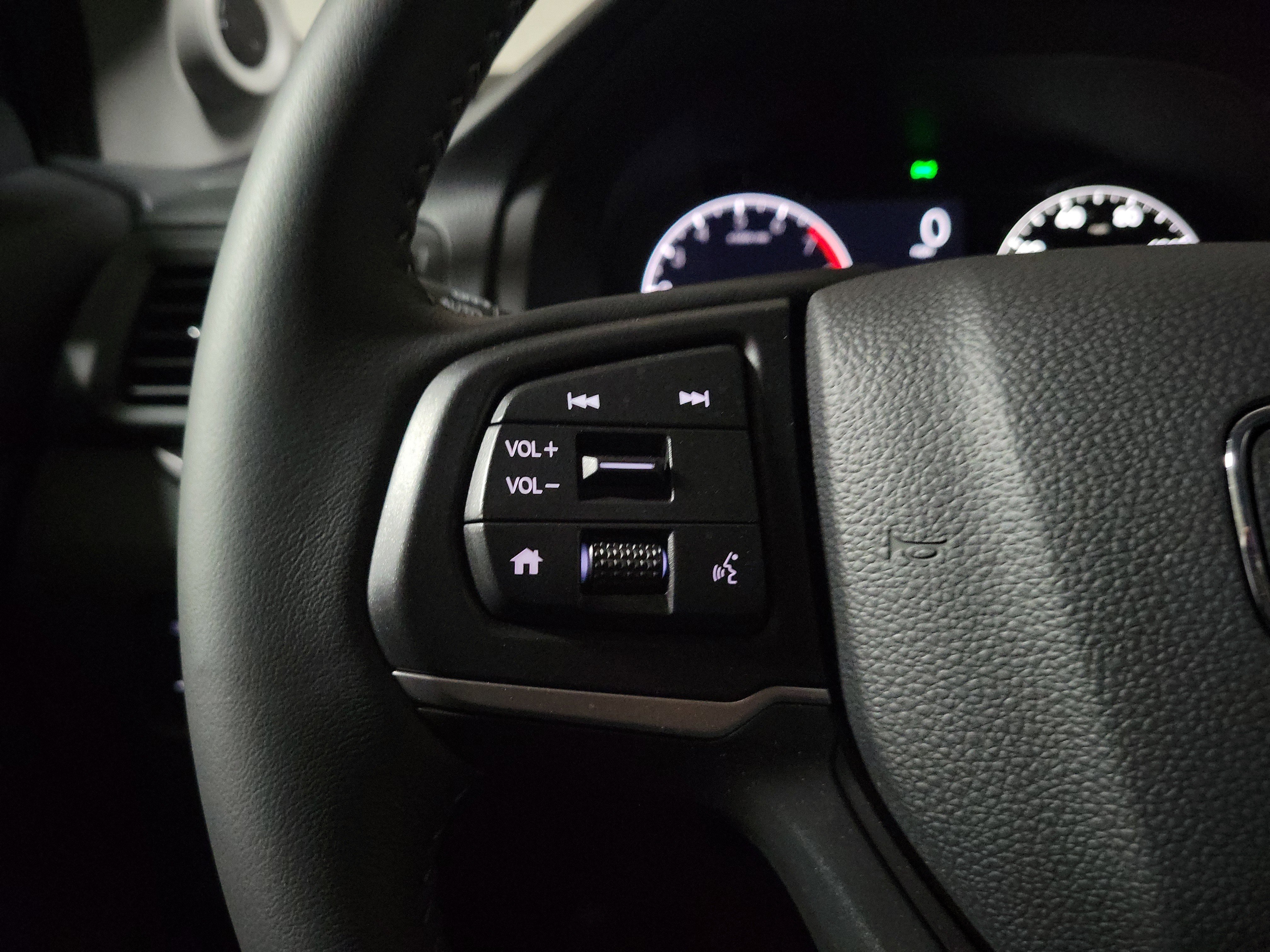 Certified 2025 Honda Ridgeline Sport image 24