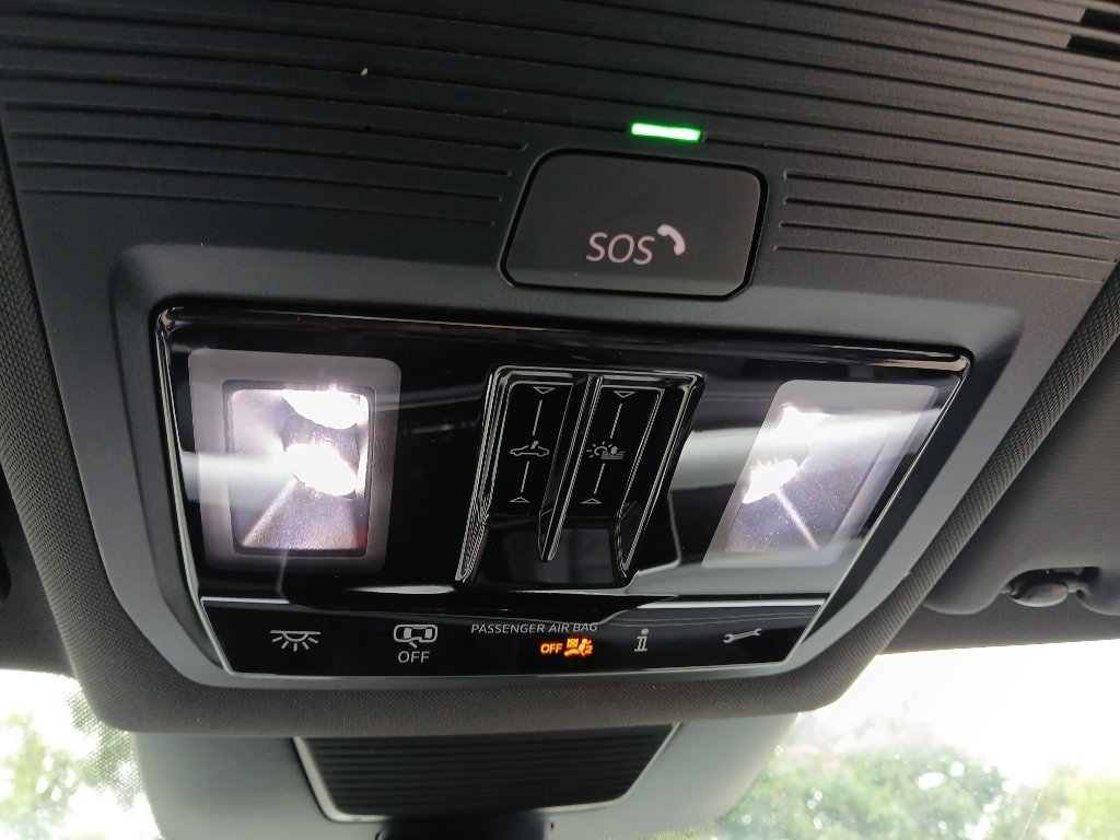 New 2026 Volkswagen Tiguan SE R-Line FWD image 14