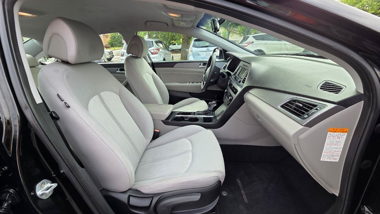 Used 2016 Hyundai Sonata SE FWD image 14
