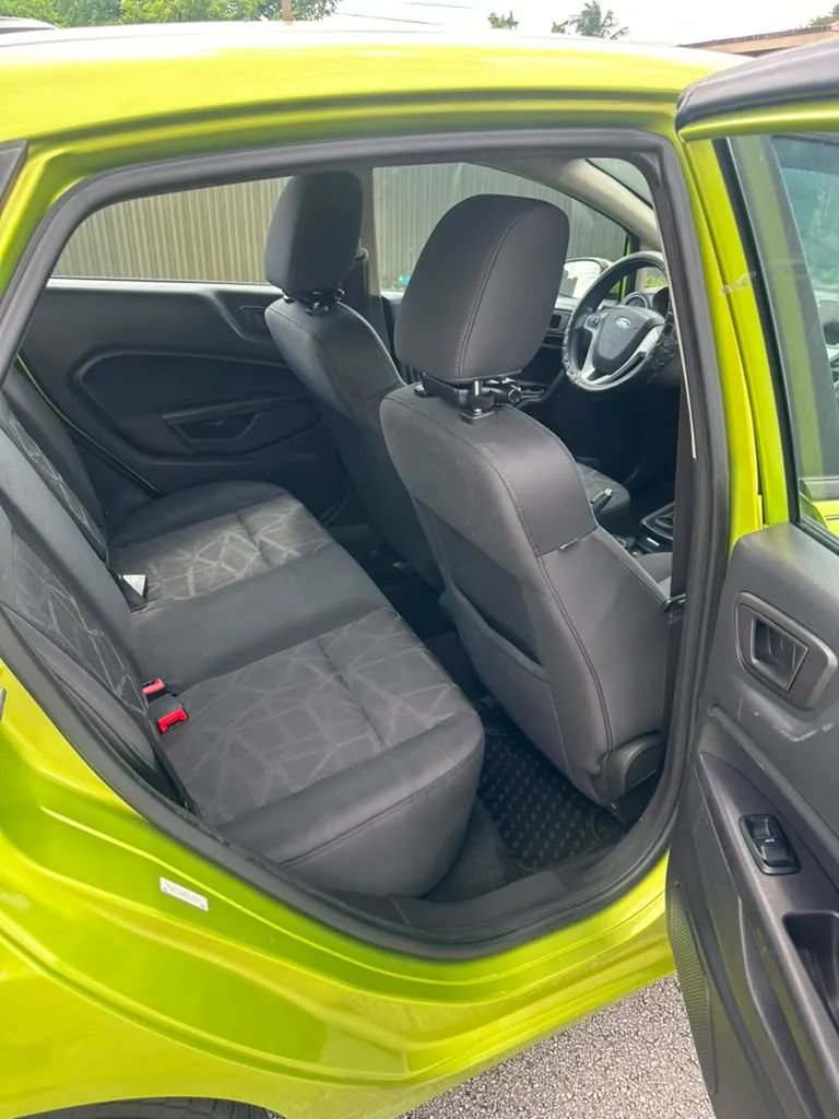 Used 2012 Ford Fiesta SE FWD image 12