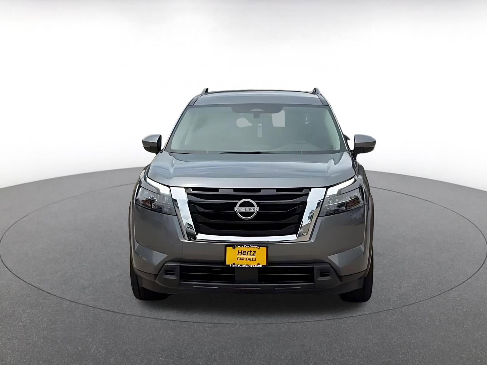 Used 2025 Nissan Pathfinder SV FWD image 4