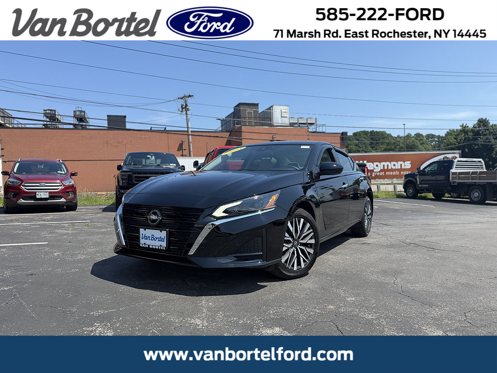 Used 2023 Nissan Altima 2.5 SV