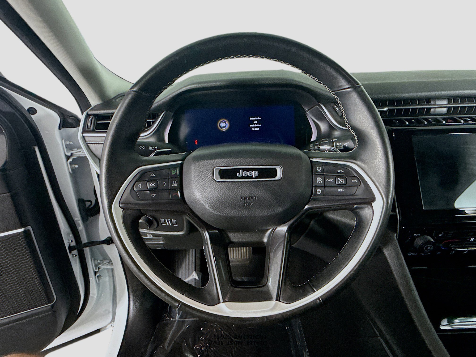 Used 2022 Jeep Grand Cherokee Laredo w/ Luxury Tech Group I image 13