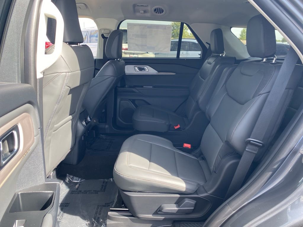 New 2025 Ford Explorer Active image 25