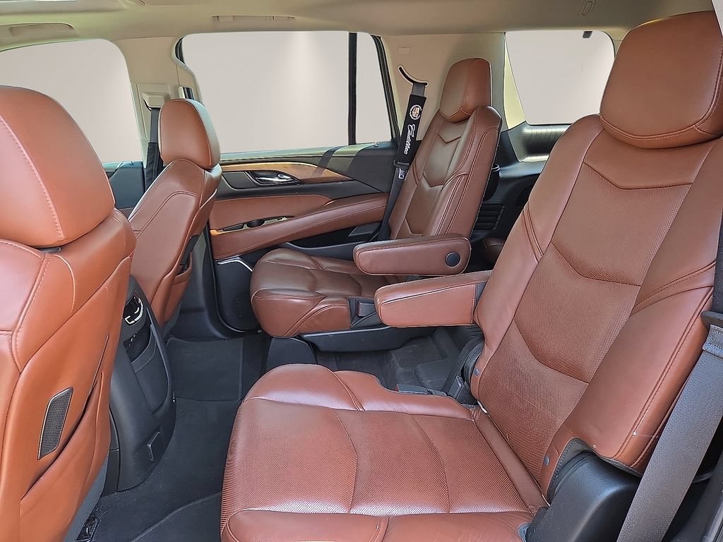 Used 2020 Cadillac Escalade Premium Luxury AWD/4WD image 13