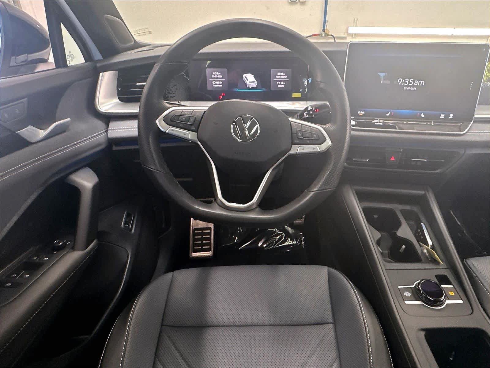 Certified 2026 Volkswagen Tiguan SE R-Line AWD/4WD image 11