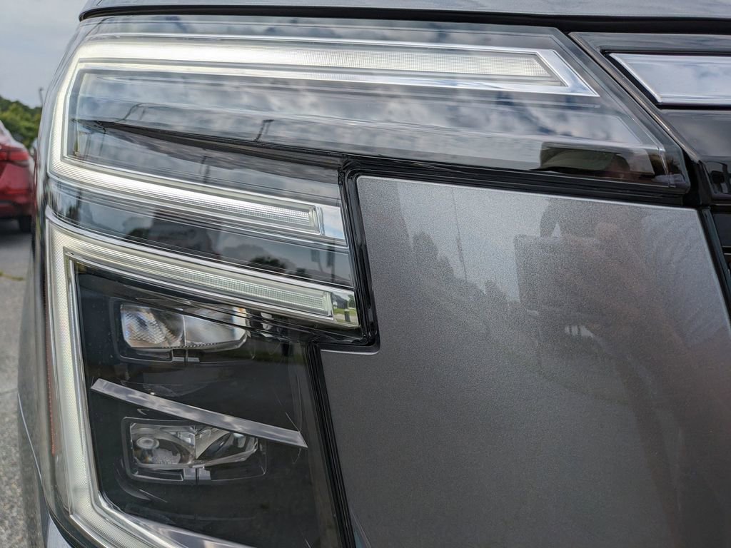 New 2025 Nissan Armada SL w/ Captain's Chari Seat Package image 10