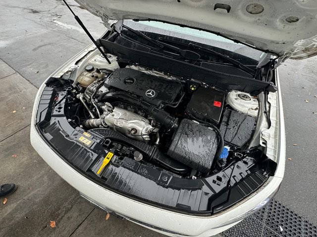 Used 2021 Mercedes-Benz GLB 250 4MATIC image 32