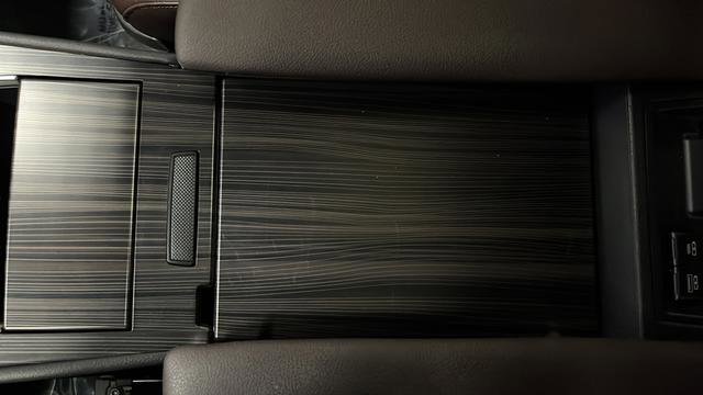 Used 2024 Toyota Sienna Platinum FWD image 22