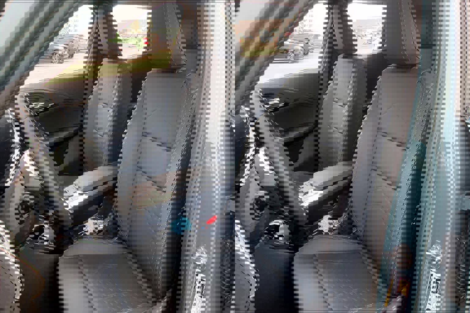 Certified 2025 BMW X2 xDrive28i w/ Technology Package image 7