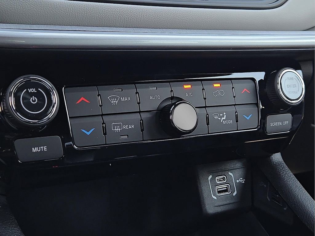 Used 2026 Jeep Compass Limited AWD/4WD image 28