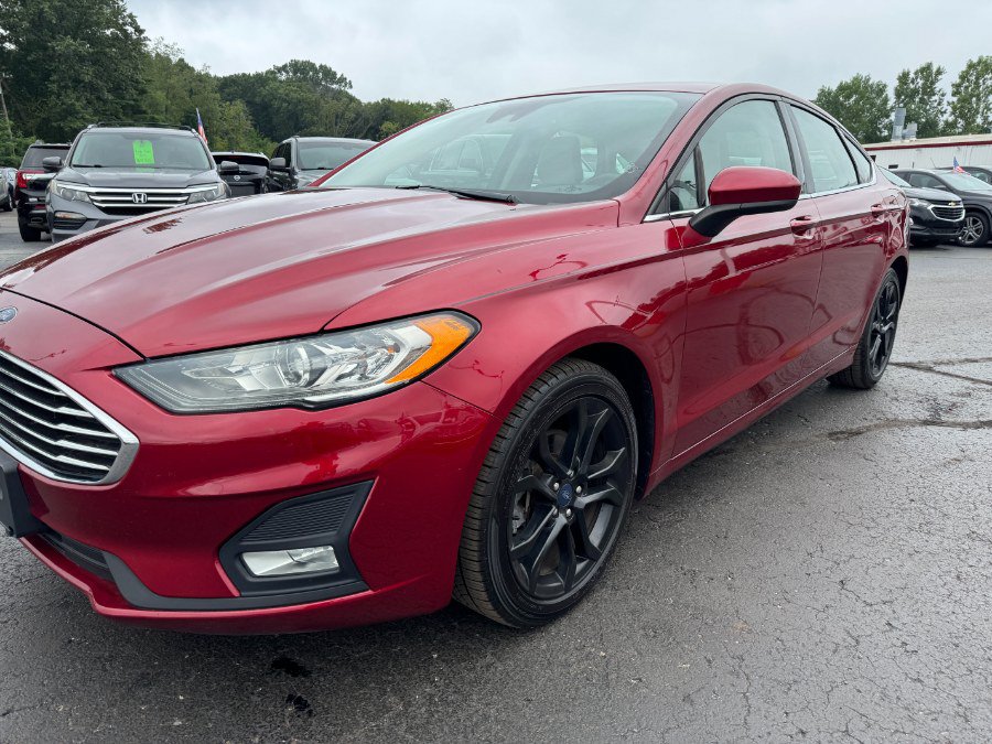 Used 2019 Ford Fusion SE w/ Equipment Group 151A FWD image 9