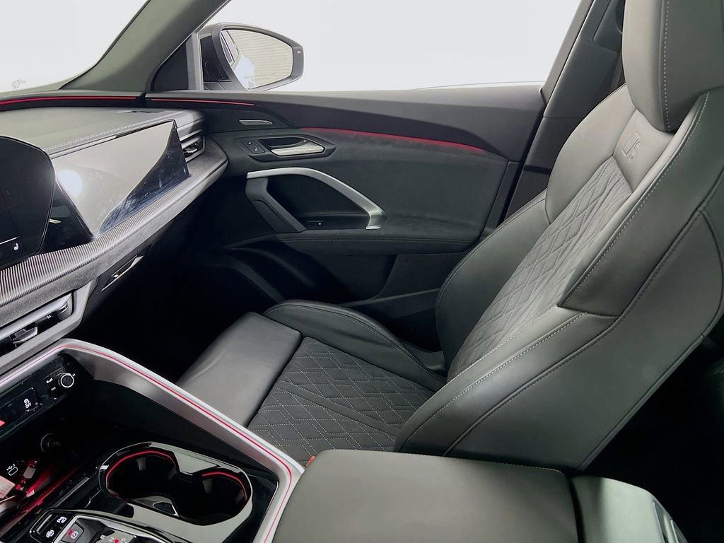 Used 2025 Audi SQ5 Premium Plus w/ Premium Plus Package image 23