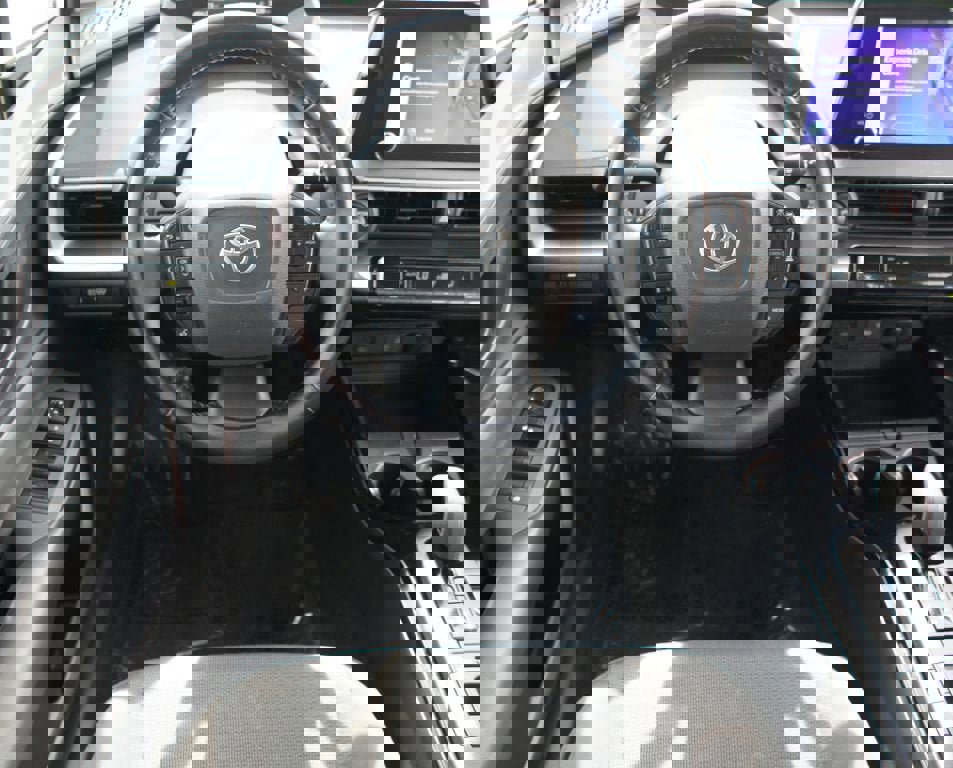 Used 2023 Toyota Prius LE image 5