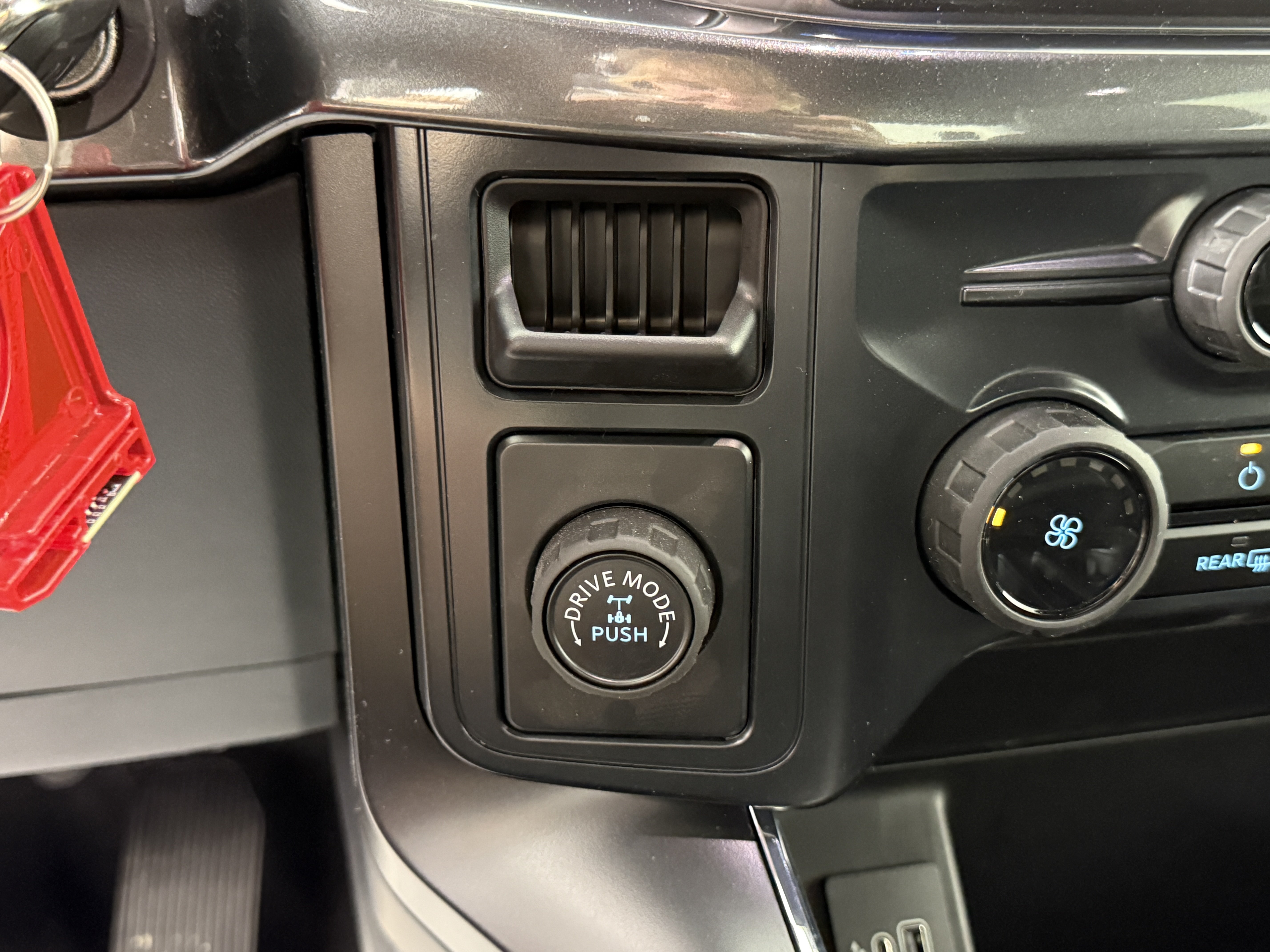New 2026 Ford F150 STX w/ Equipment Group 200A RWD image 22
