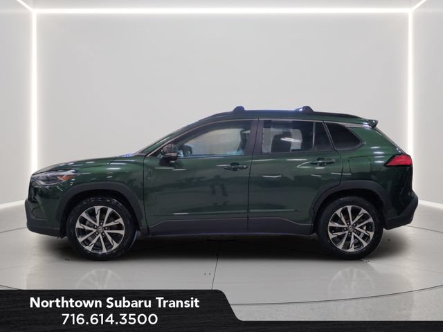 Used 2022 Toyota Corolla Cross XLE w/ Convenience Package AWD/4WD image 2